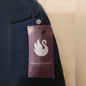Gloria Vanderbilt Original Slimming Jean! Never worn, new with tags.